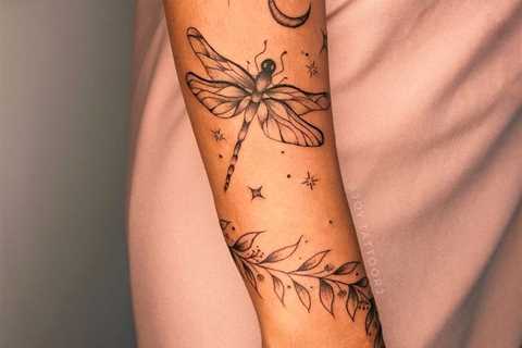20 ideias de tatuagem feminina no braço para você se inspirar – Crescendo aos Poucos